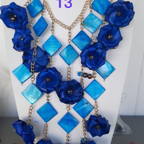 Collares - Picture 4 of 11